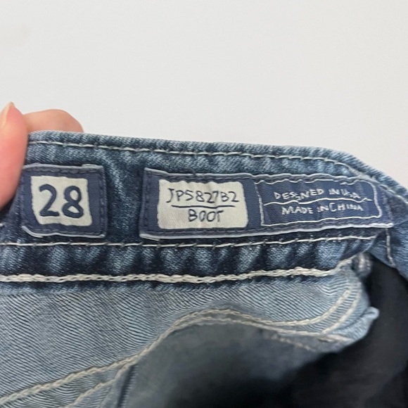 MISS ME Embroidered Boot Cut Jeans Size 28 - Picture 3 of 14